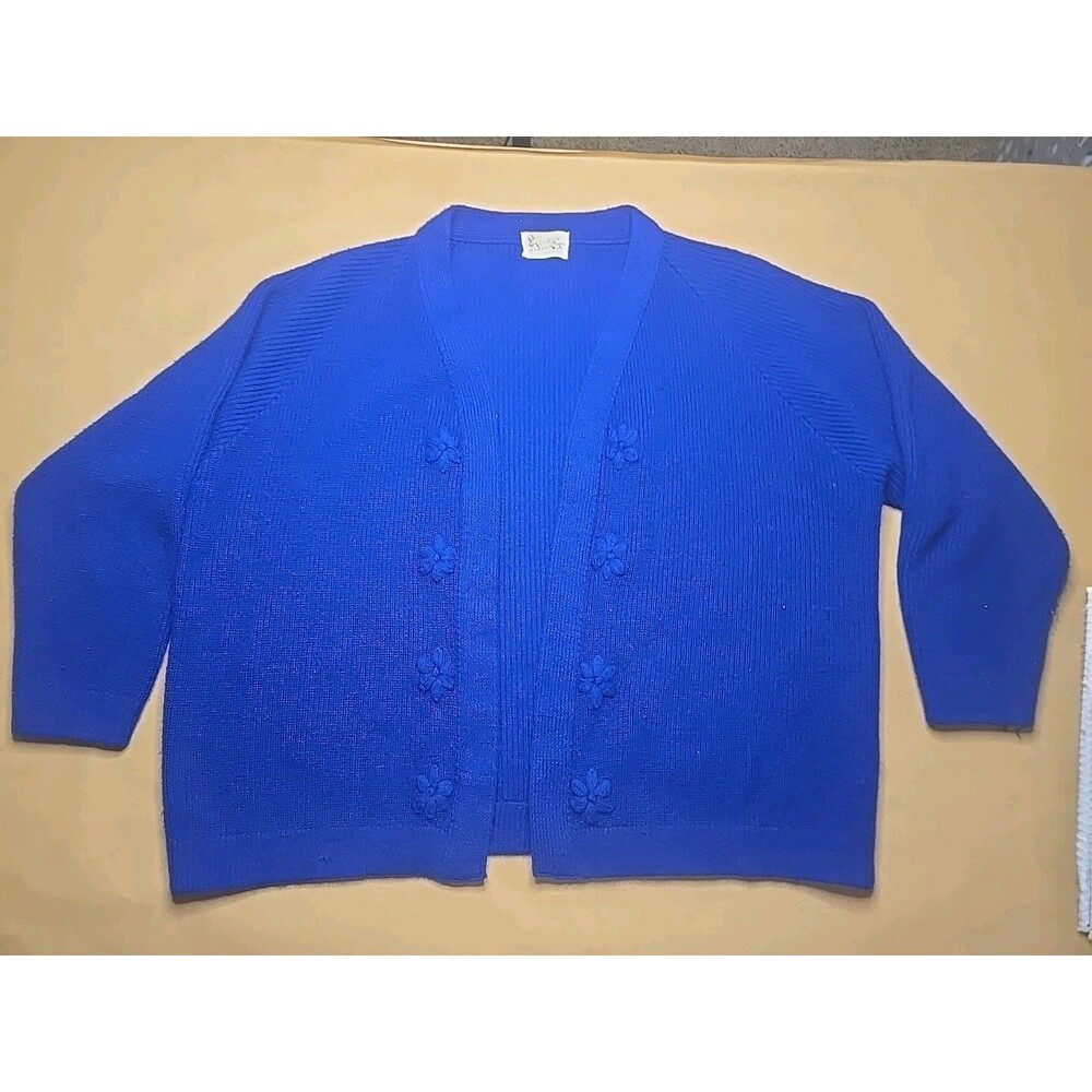 RosaLee Women’s Vintage Cardigan Sweater Originals of California Blue Flowers